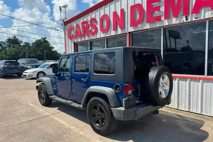2009 Jeep Wrangler Unlimited X photo 1