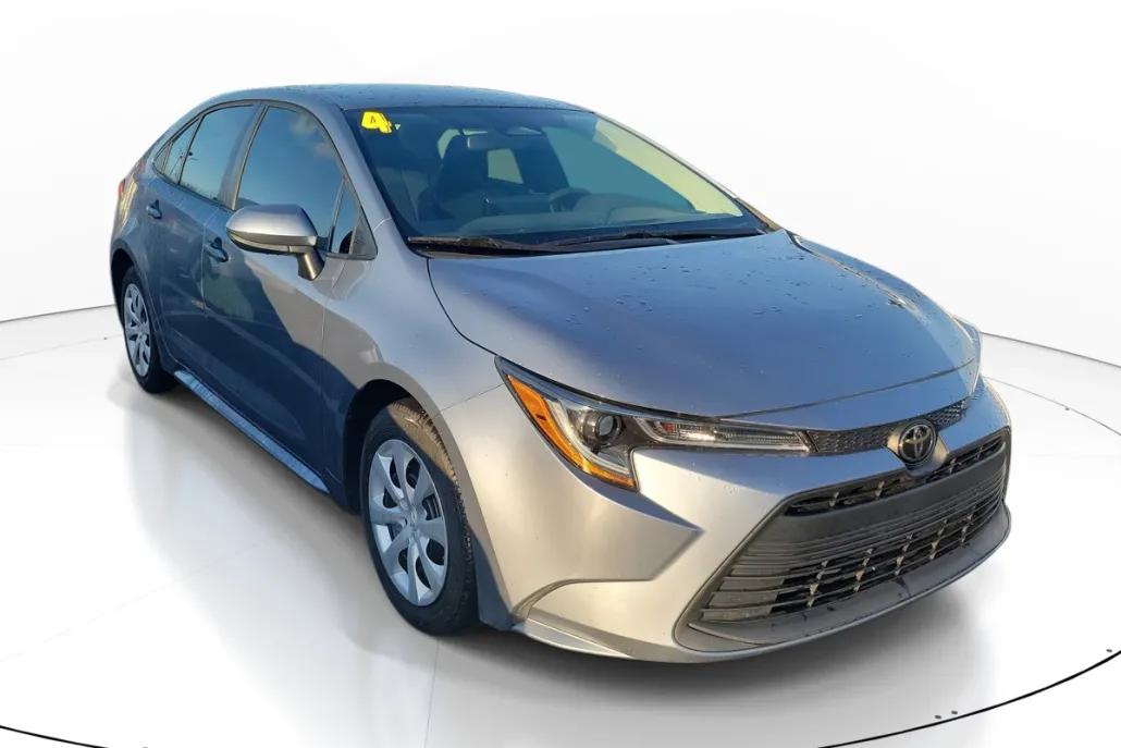 2024 Toyota Corolla LE photo 1
