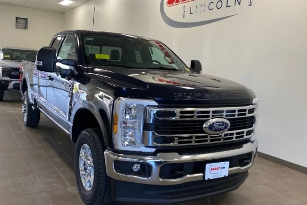 2025 Ford F-350 XLT photo 1