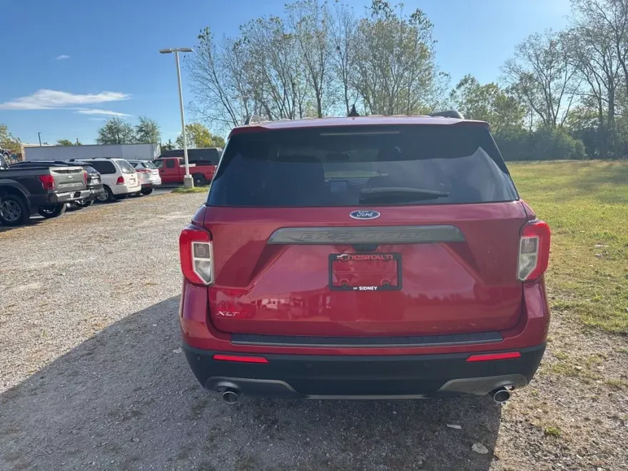 2022 Ford Explorer XLT photo 1