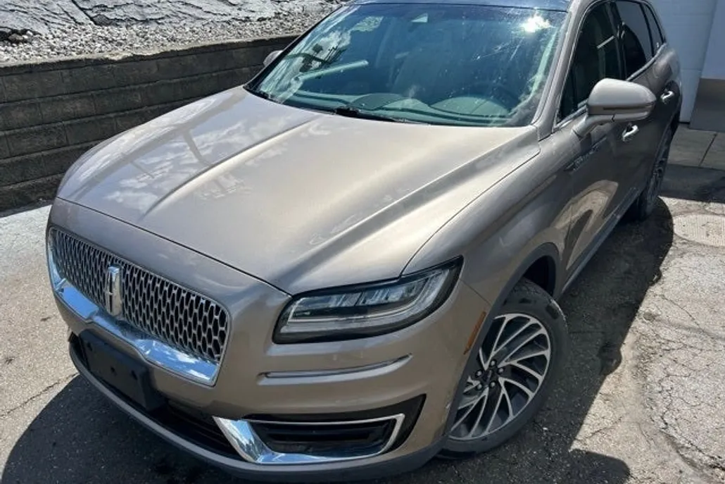 2019 Lincoln Nautilus Reserve photo 1