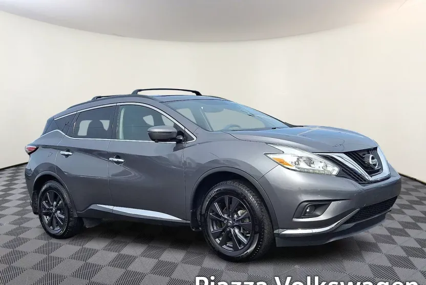 2017 Nissan Murano SV photo 1