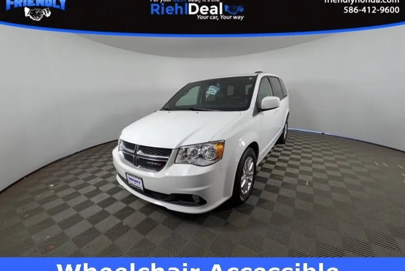 2019 Dodge Grand Caravan SXT photo 1