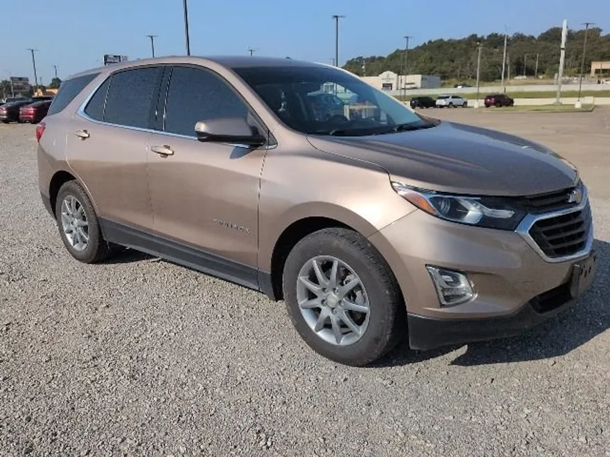 2019 Chevrolet Equinox LT photo 1