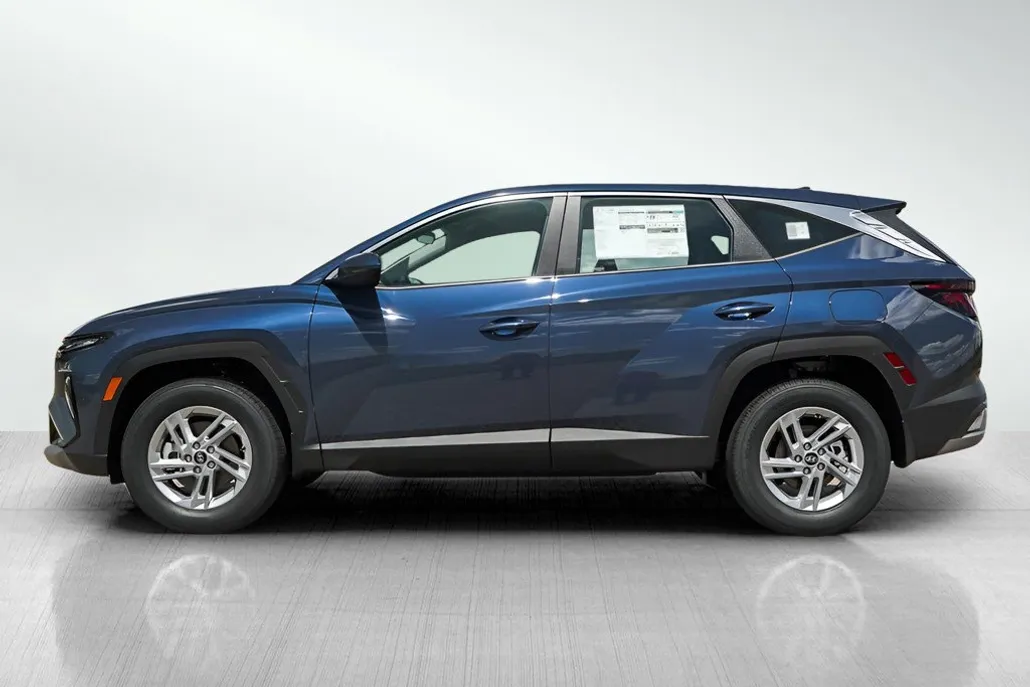 2025 Hyundai Tucson SE photo 1