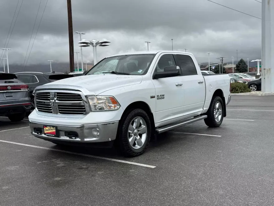 2017 Ram 1500 SLT photo 1