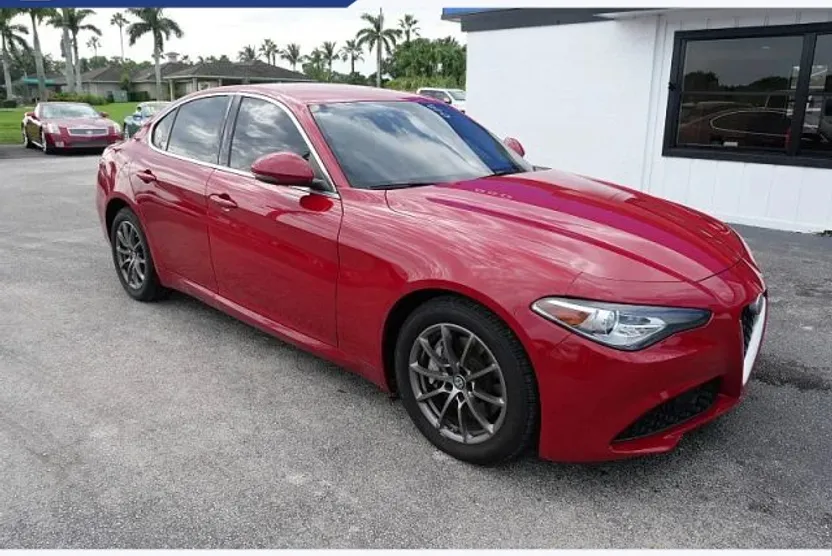2017 Alfa Romeo Giulia photo 1