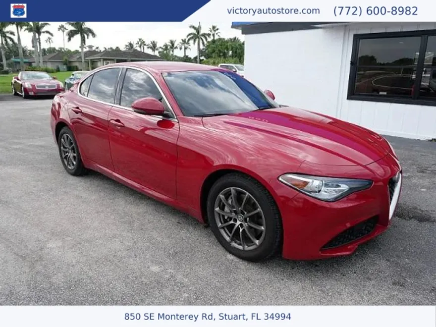 2017 Alfa Romeo Giulia photo 1