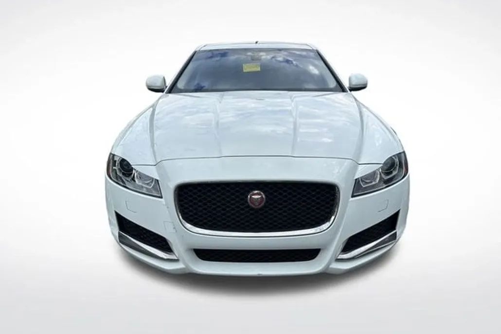 2018 Jaguar XF 25t Premium photo 1