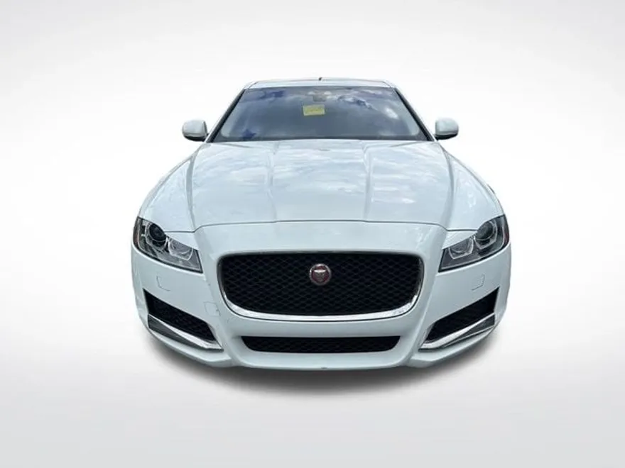2018 Jaguar XF 25t Premium photo 1