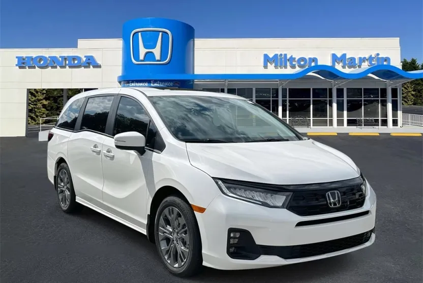 2026 Honda Odyssey Touring photo 1