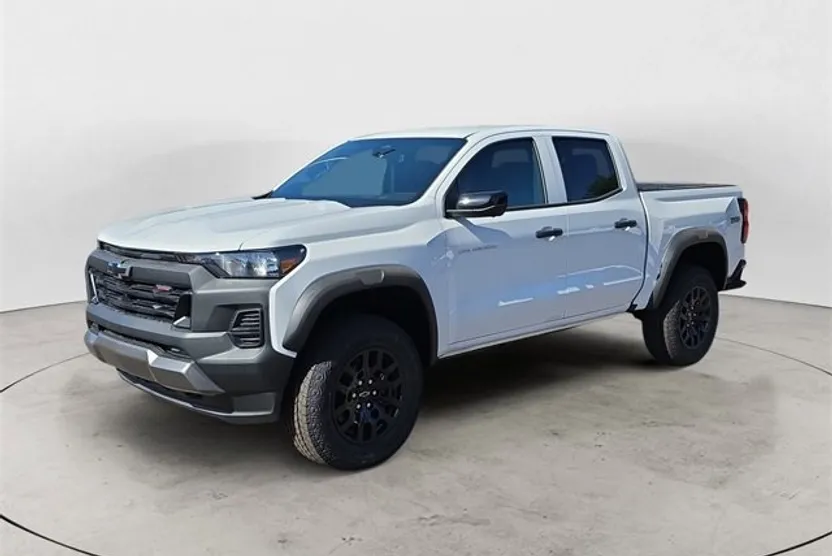 2026 Chevrolet Colorado Trail Boss photo 1