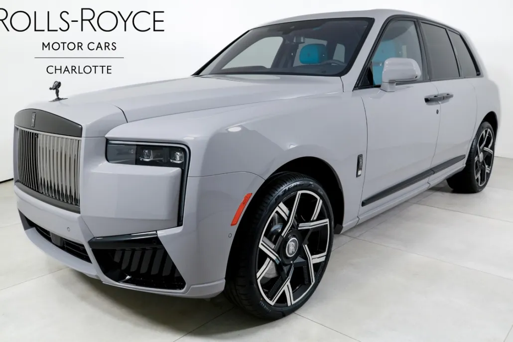 2025 Rolls Royce Cullinan Black Badge photo 1
