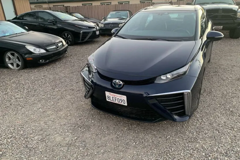 2016 Toyota Mirai photo 1