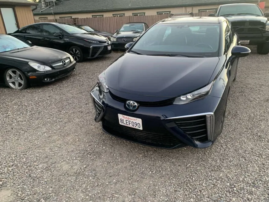 2016 Toyota Mirai photo 1