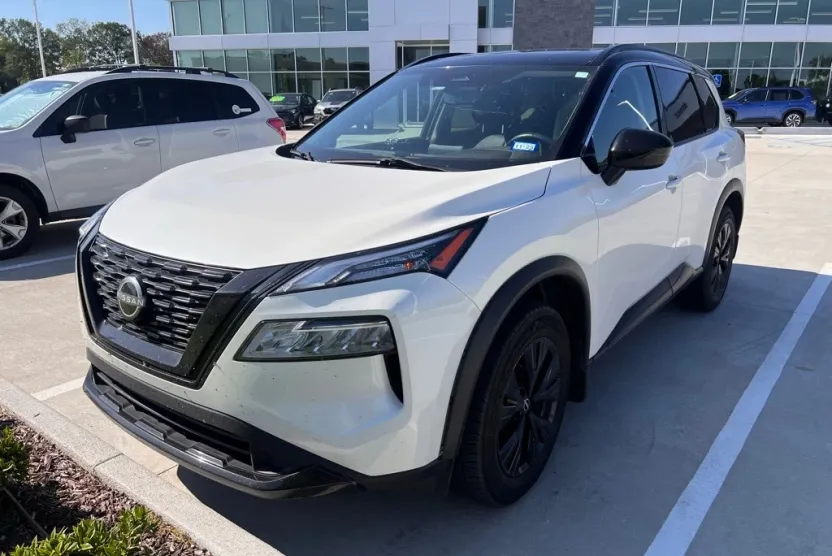 2023 Nissan Rogue SV photo 1