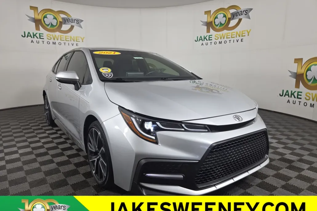 2021 Toyota Corolla SE photo 1
