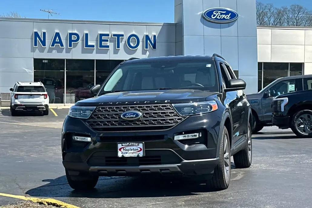 2021 Ford Explorer XLT photo 1