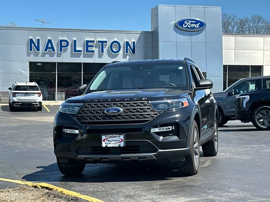 2021 Ford Explorer XLT photo 1