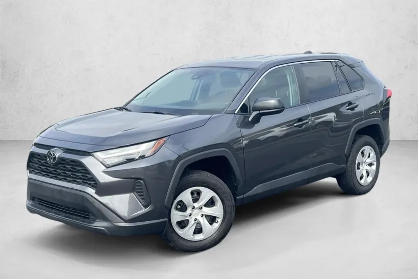 2023 Toyota RAV4 LE photo 1