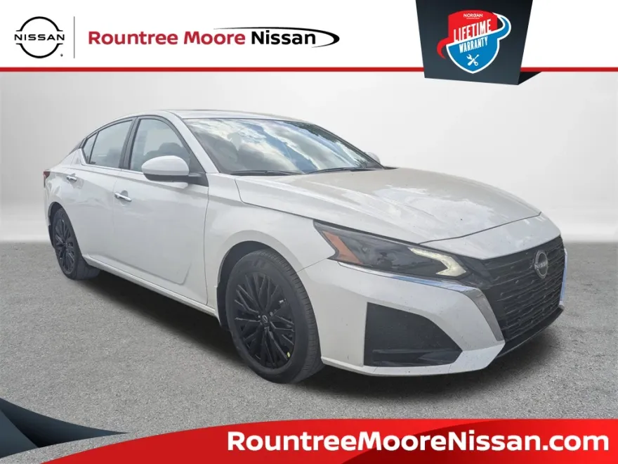 2025 Nissan Altima 2.5 SV photo 1