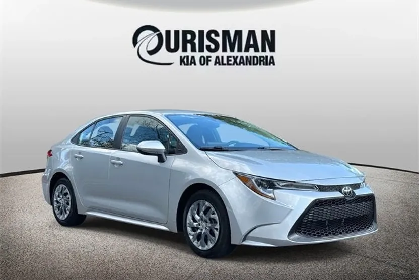 2021 Toyota Corolla LE photo 1