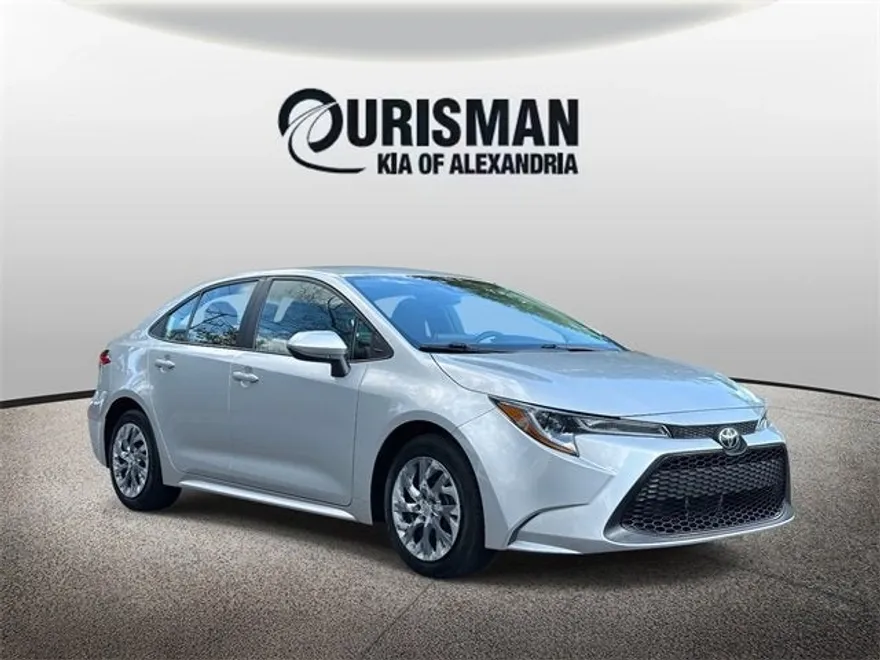 2021 Toyota Corolla LE photo 1