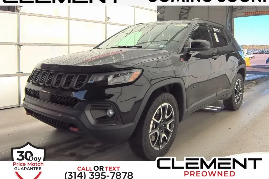 2024 Jeep Compass Trailhawk photo 1