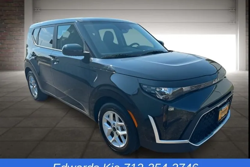 2024 Kia Soul LX photo 1