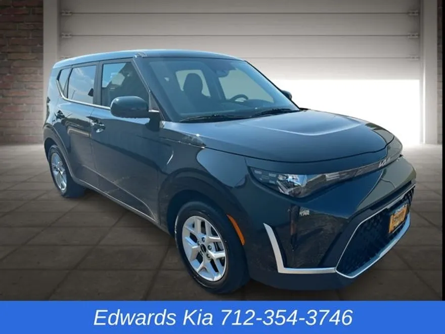 2024 Kia Soul LX photo 1