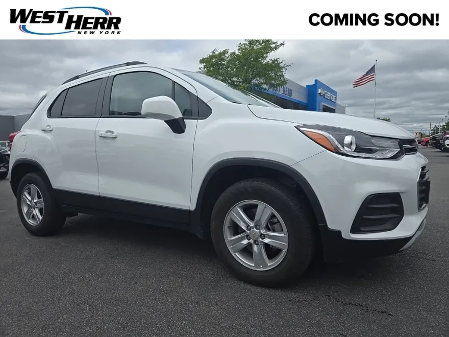 2022 Chevrolet Trax LT photo 1