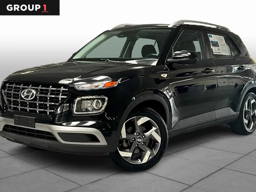 2023 Hyundai Venue SEL photo 1
