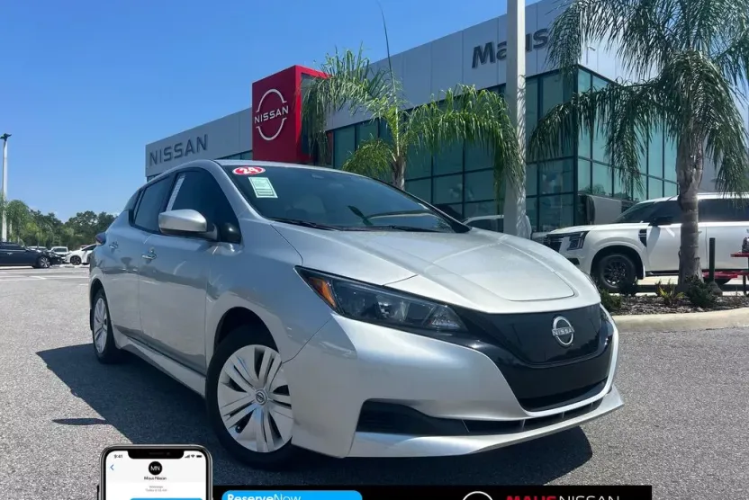 2024 Nissan Leaf S photo 1