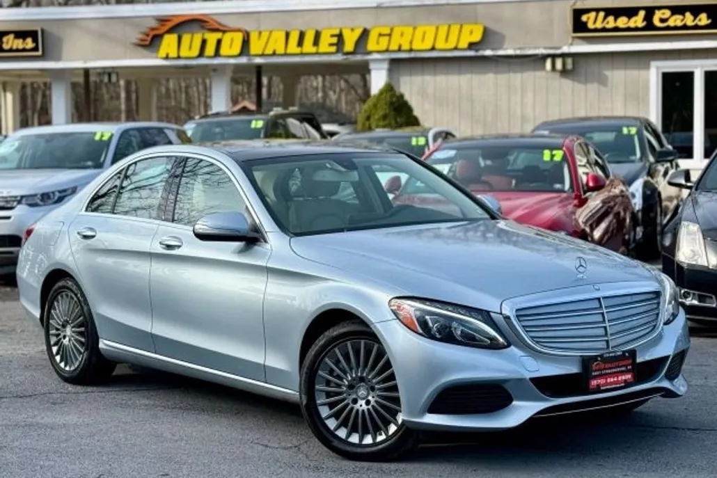 2015 Mercedes Benz C 300 4MATIC Sedan photo 1