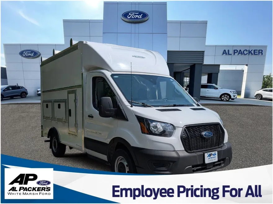 2025 Ford Transit Cutaway photo 1