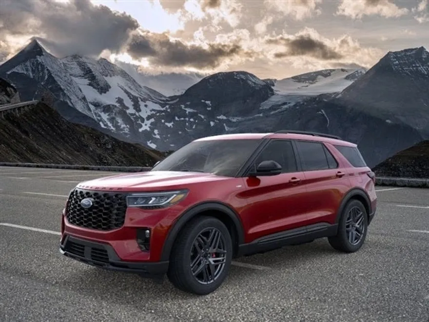 2025 Ford Explorer ST-Line photo 1
