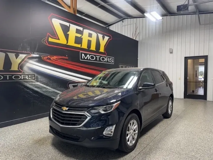 2020 Chevrolet Equinox LT photo 1