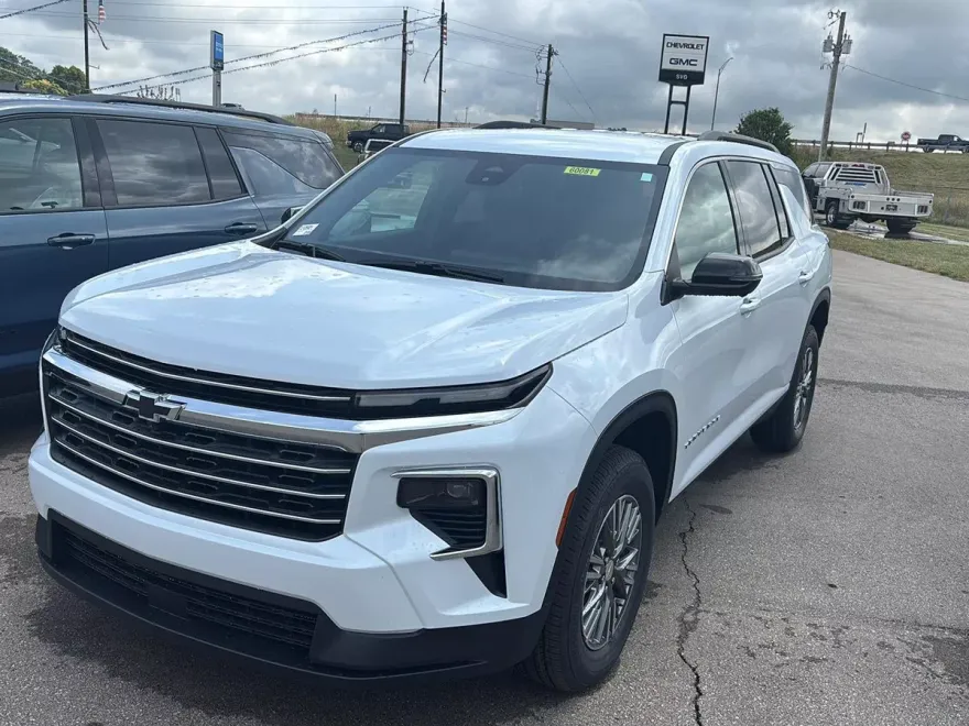 2026 Chevrolet Traverse photo 1