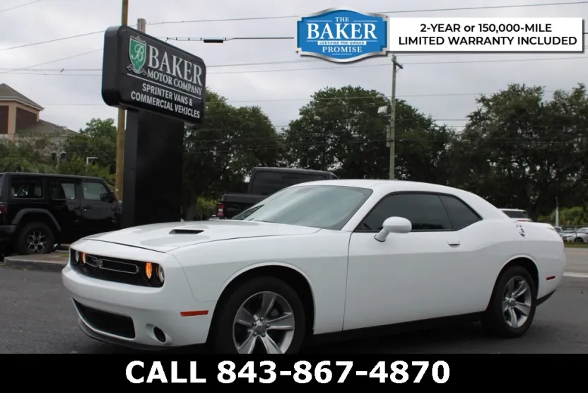 2019 Dodge Challenger SXT photo 1