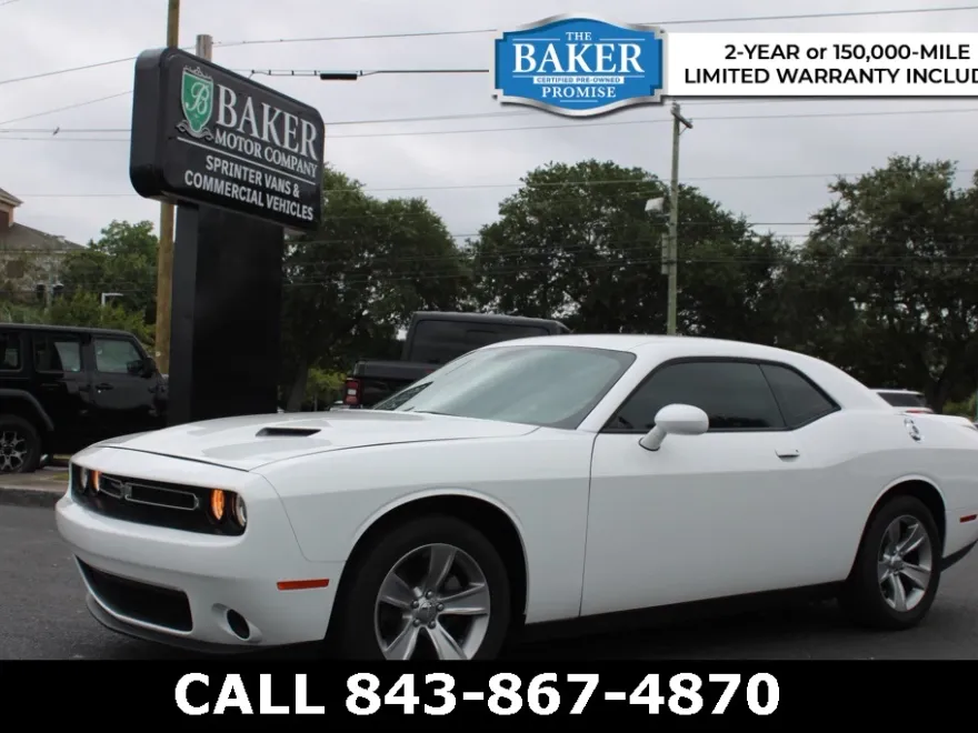 2019 Dodge Challenger SXT photo 1