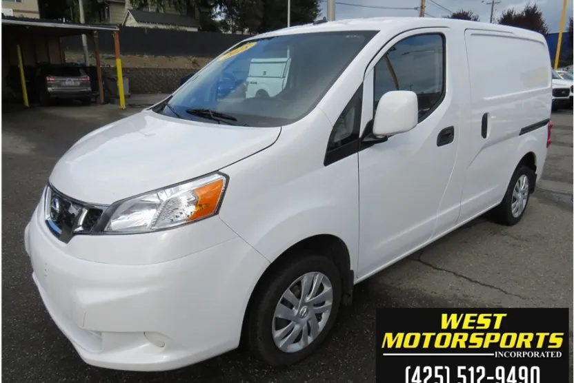 2018 Nissan NV200 SV photo 1