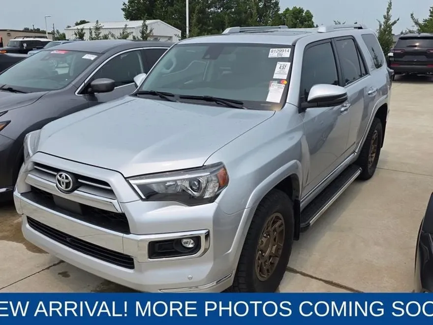 2022 Toyota 4Runner Limited photo 1