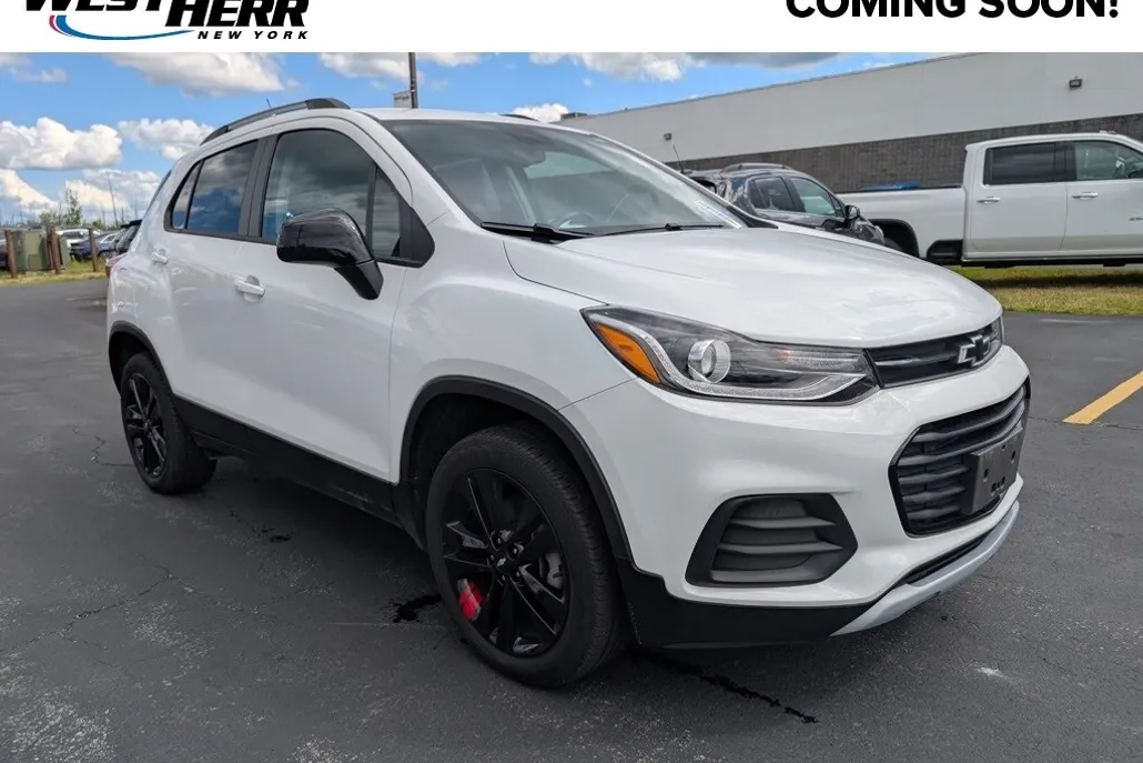 2022 Chevrolet Trax LT photo 1