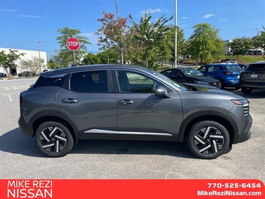 2025 Nissan Kicks SV photo 1