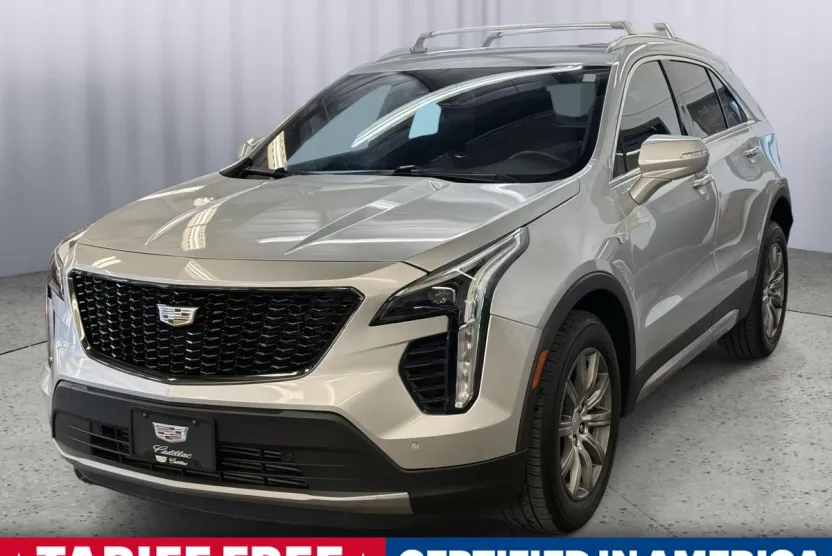 2021 Cadillac XT4 Premium Luxury photo 1