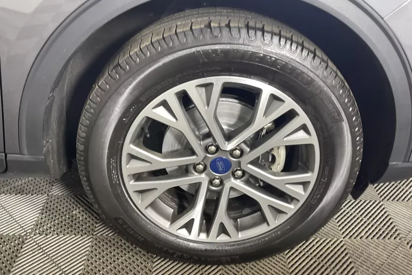 2022 Ford Escape SEL photo 1