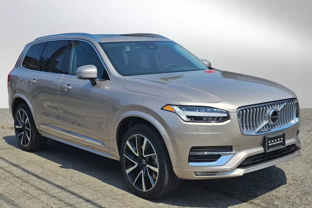 2025 Volvo XC90 Plus photo 1