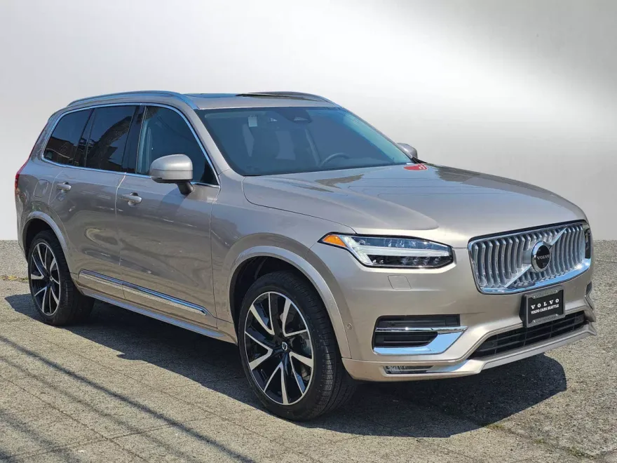 2025 Volvo XC90 Plus photo 1