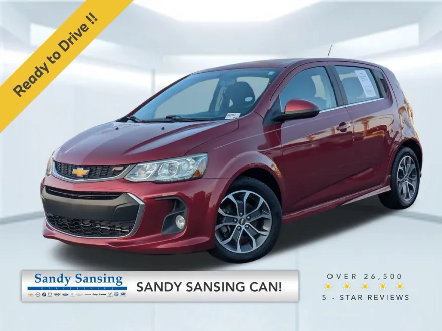 2017 Chevrolet Sonic LT photo 1