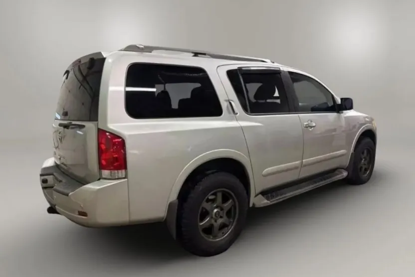 2012 Nissan Armada SV photo 1